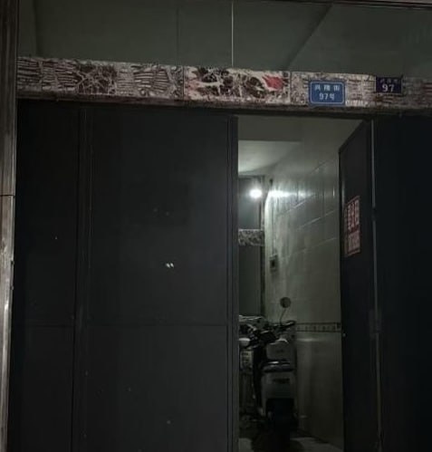 云南文山兴隆街遍布廉价旅社，入